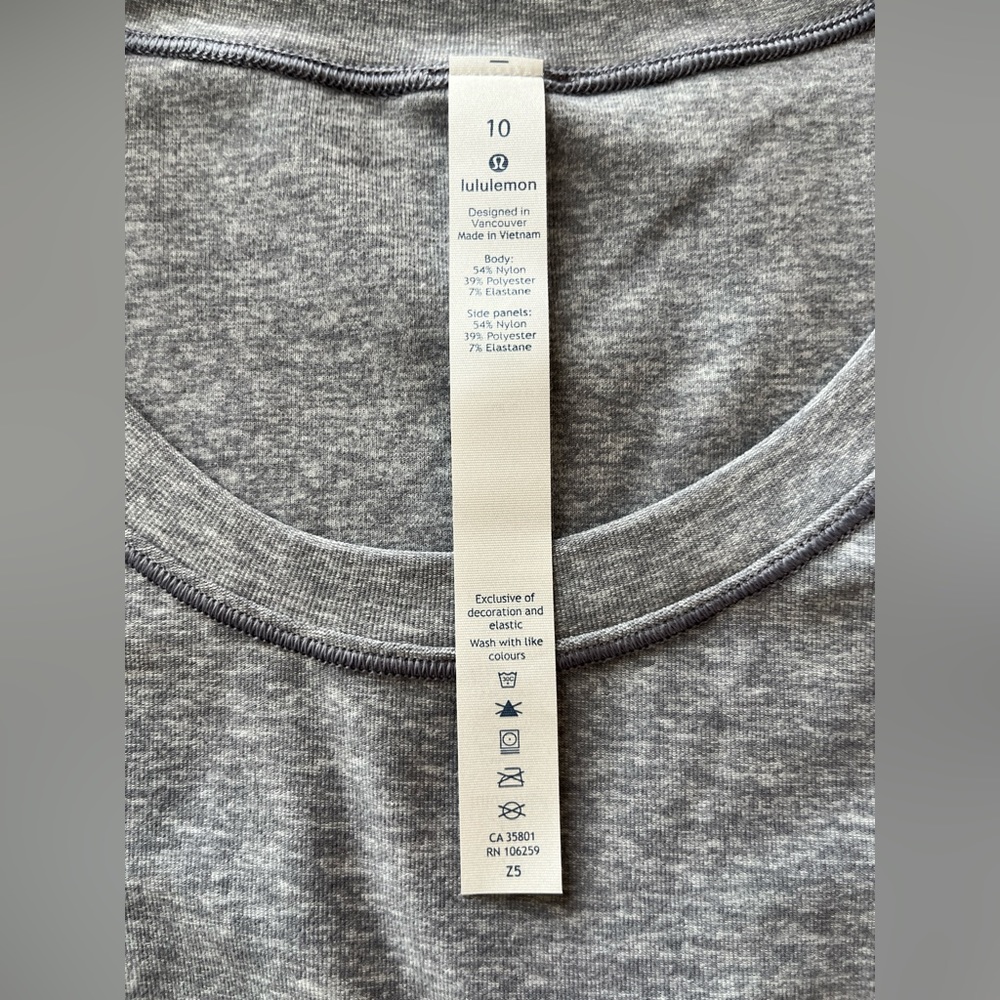 Lululemon Short Sleeve T Shirt - EUC - Picture 2 of 6